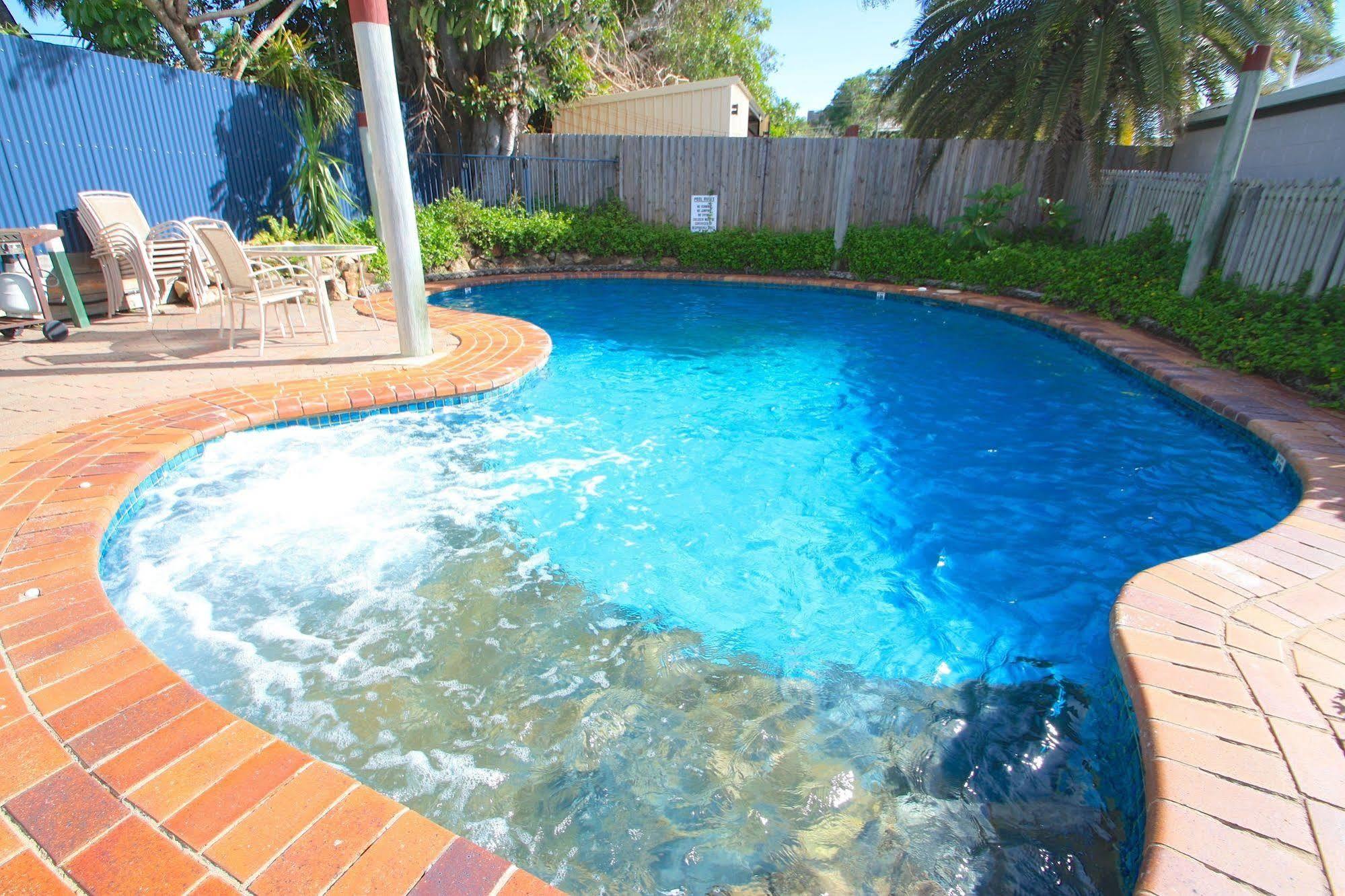 Endeavour Inn Emu Park エクステリア 写真